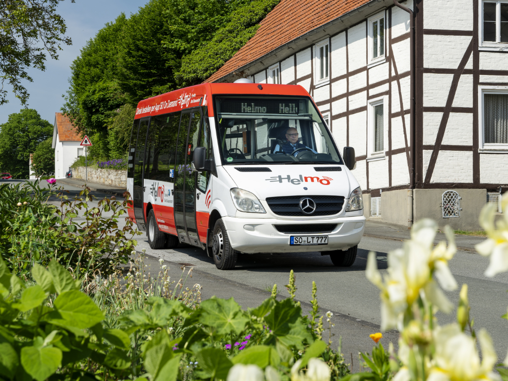 ioki und ein Bürgerbus